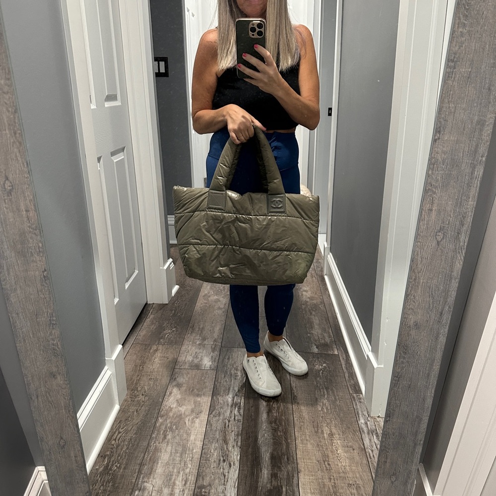 Chanel Quilted reversible Metallic Tote Bag coco Cocoon bag - Picture 8 of 10